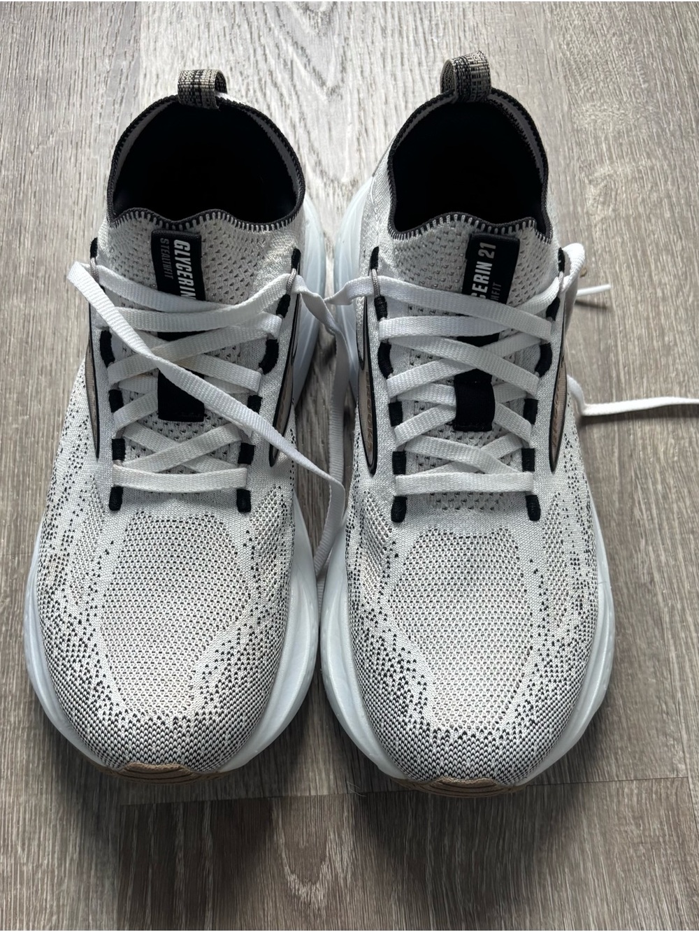 Brooks Women’s Glycerin Stealthfit
21 White Grey Black Running Shoes Size 9